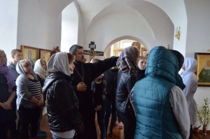 Приморский священник встретился с участниками форума молодежи «Преодоление»